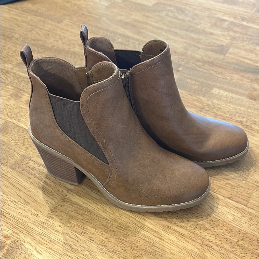 Eurosoft Brown Chelsea Ankle Boots with Elastic Panels